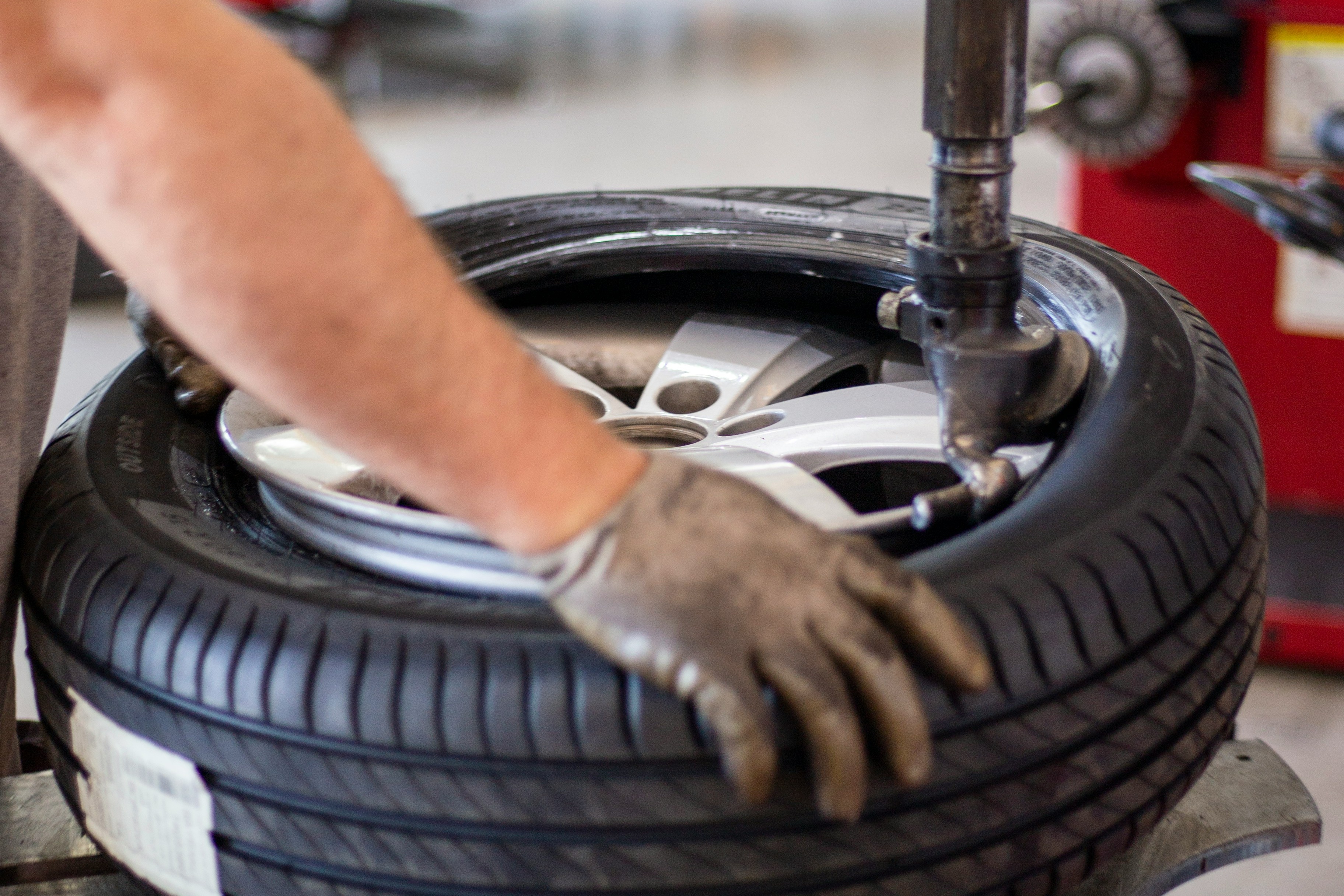 Korom: alapvető jellemzők és több iparágra kiterjedő alkalmazások elemzése